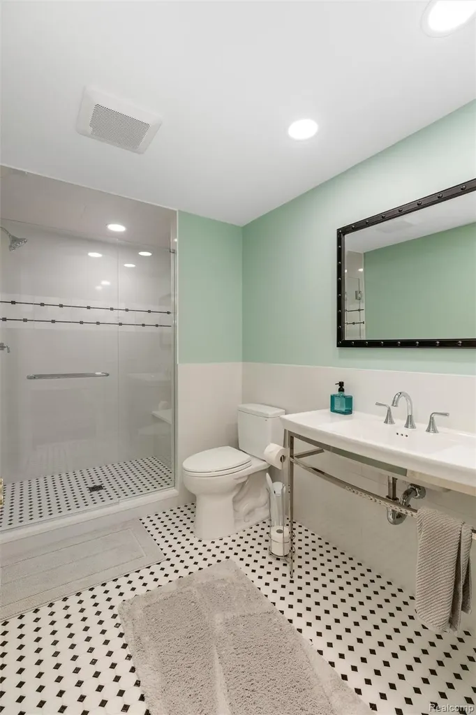 35144 Knollwood Lane Farmington Hills City MI 48335
