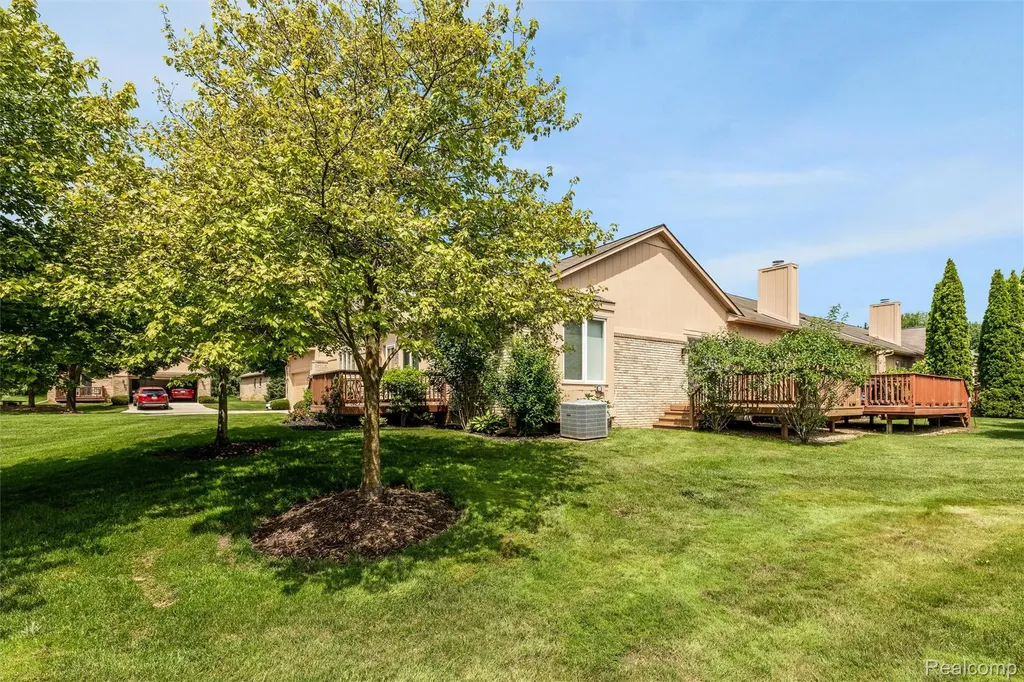 35144 Knollwood Lane Farmington Hills City MI 48335