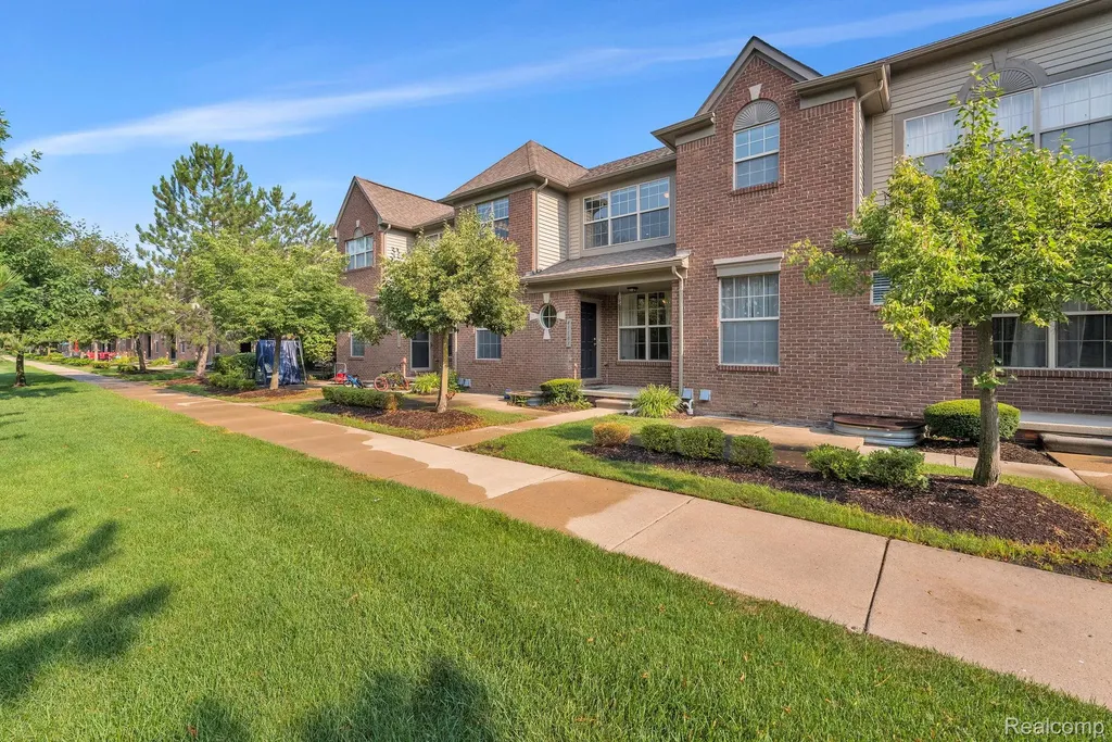 41101 N Maplewood Drive Canton Charter Township MI 48187