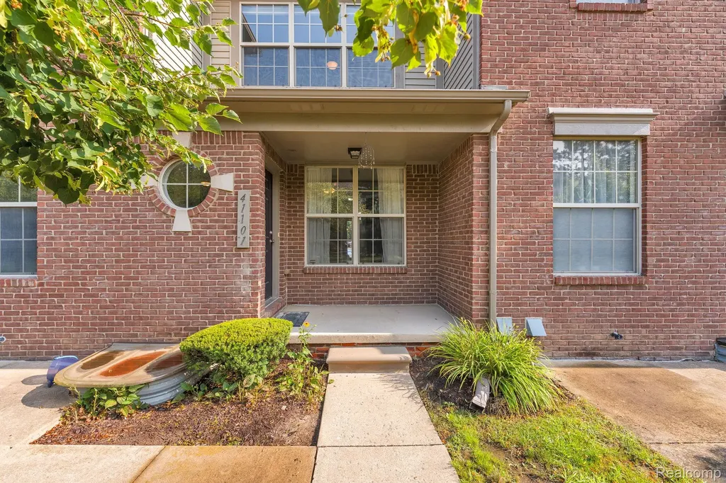 41101 N Maplewood Drive Canton Charter Township MI 48187