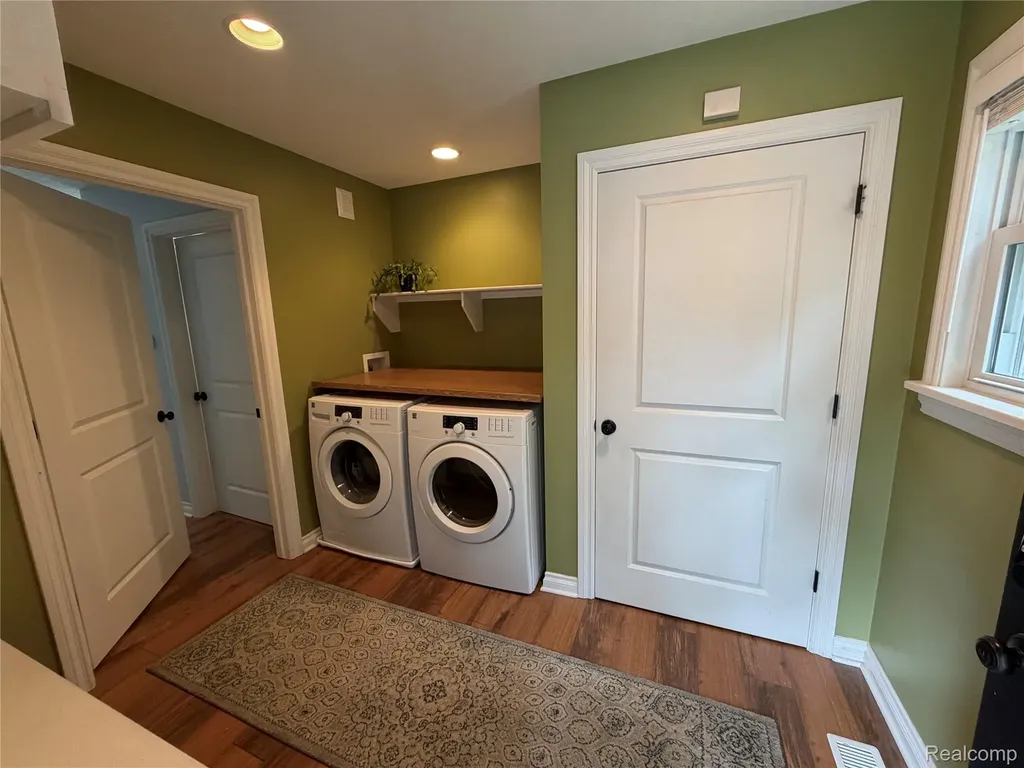 1016 N Jenison Avenue Lansing City MI 48915
