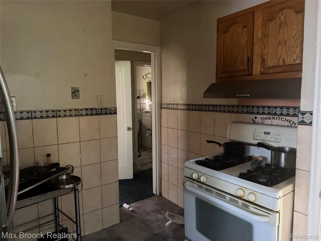 19472 San Juan Drive Detroit City MI 48221