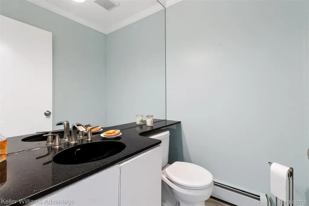 6711 Woodside Trail West Bloomfield Charter Township MI 48322