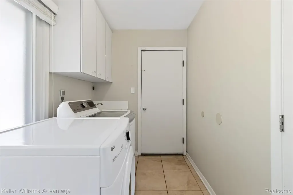 6711 Woodside Trail West Bloomfield Charter Township MI 48322