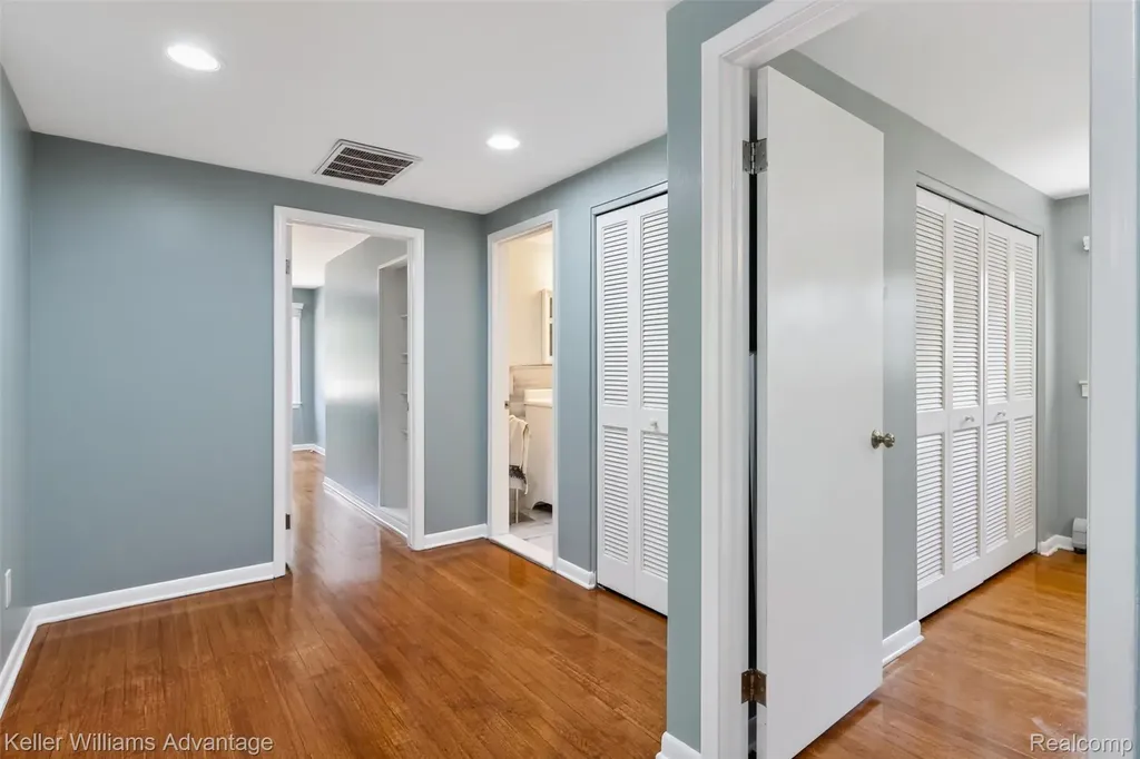 6711 Woodside Trail West Bloomfield Charter Township MI 48322