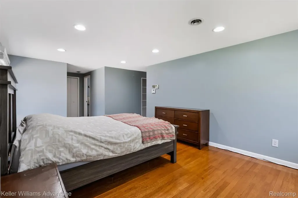 6711 Woodside Trail West Bloomfield Charter Township MI 48322