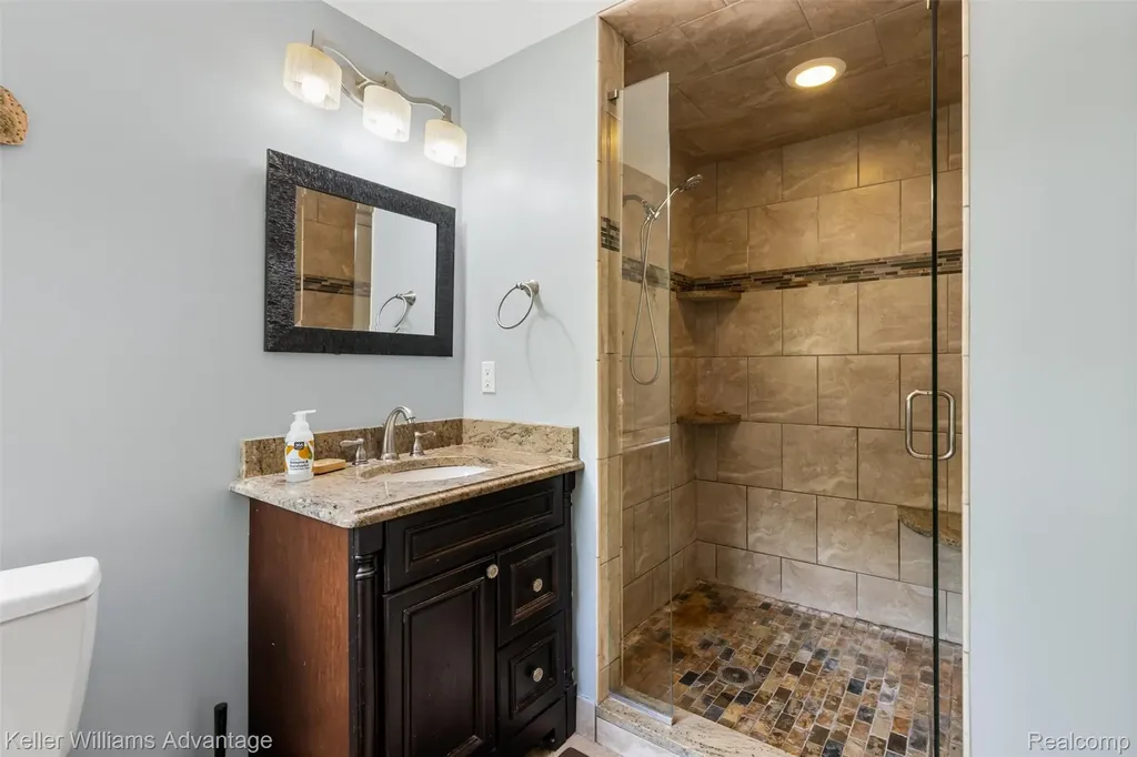 6711 Woodside Trail West Bloomfield Charter Township MI 48322