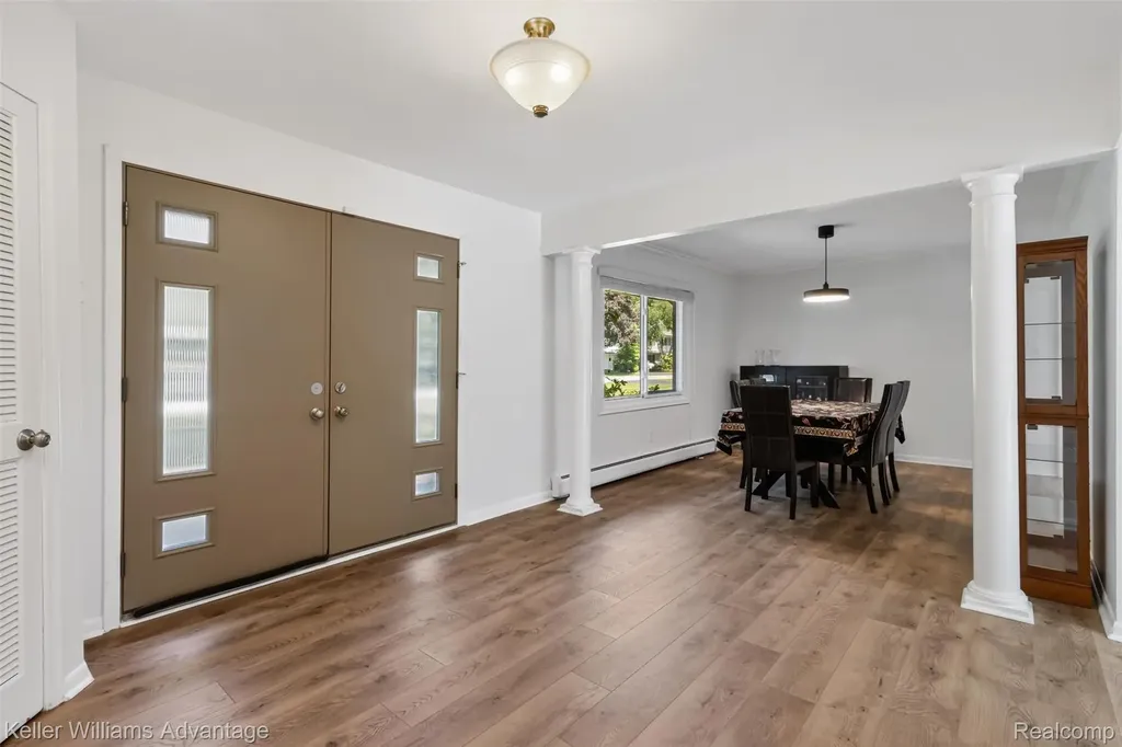 6711 Woodside Trail West Bloomfield Charter Township MI 48322