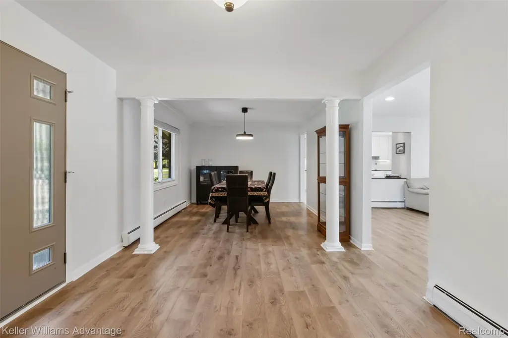 6711 Woodside Trail West Bloomfield Charter Township MI 48322