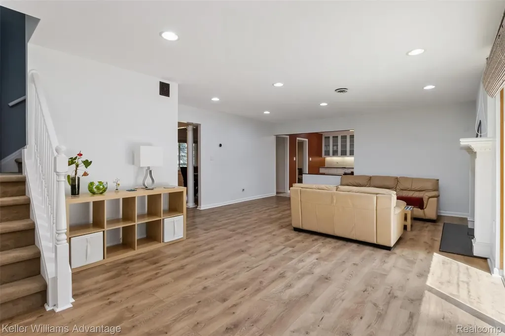 6711 Woodside Trail West Bloomfield Charter Township MI 48322