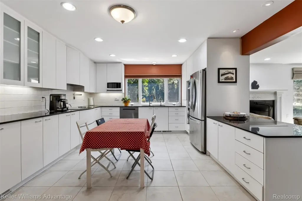 6711 Woodside Trail West Bloomfield Charter Township MI 48322