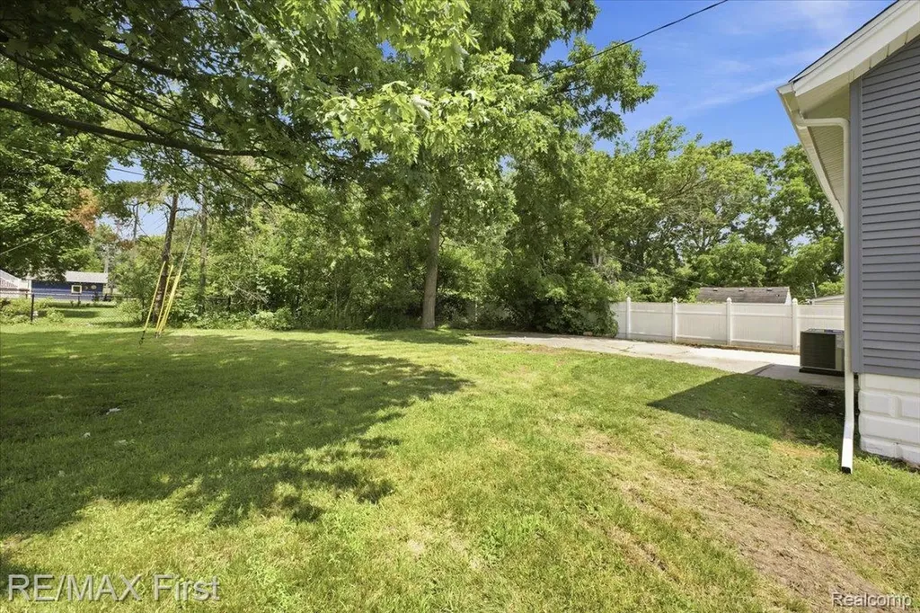 30655 Elk Street New Haven Village MI 48048