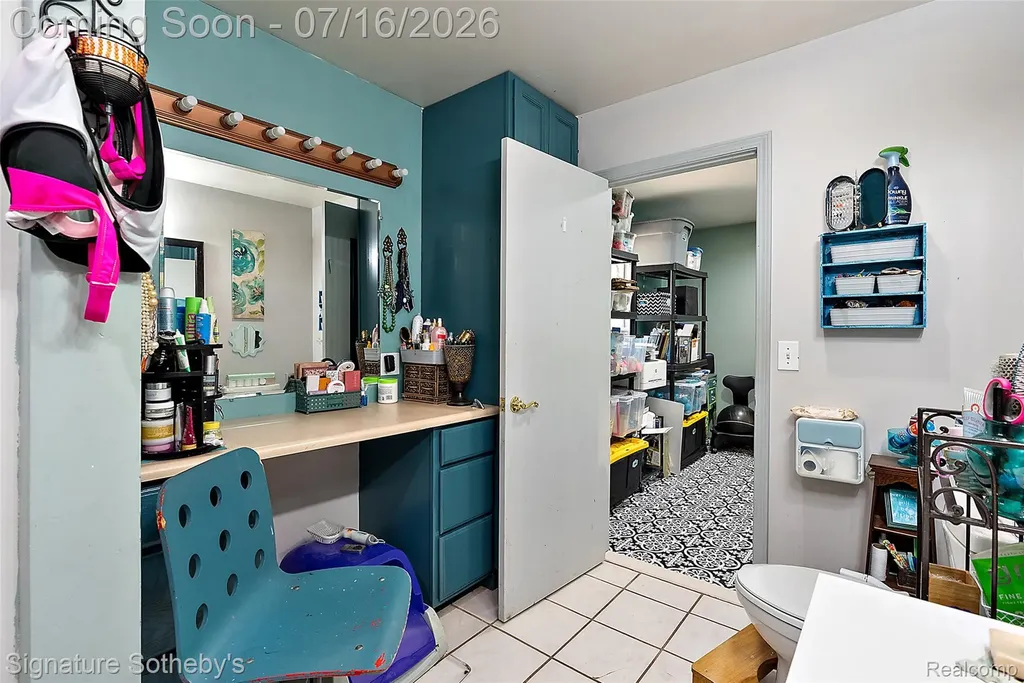 28300 Oakley Street Livonia City MI 48154