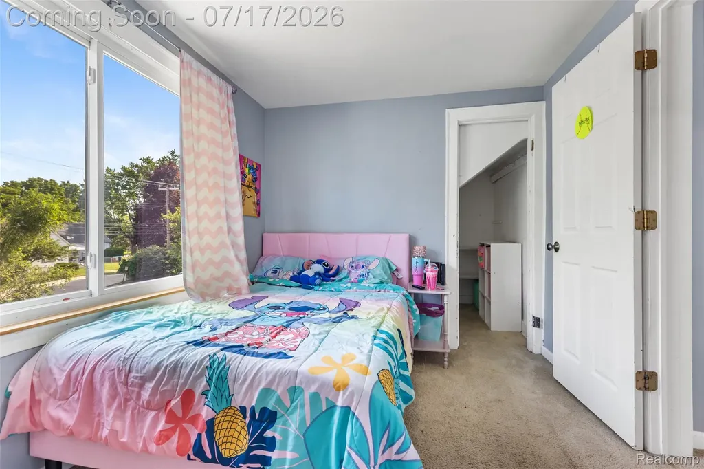 34604 Chestnut Street Wayne City MI 48184
