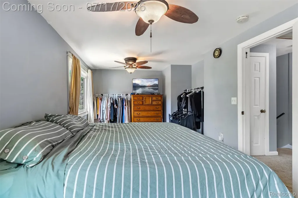 34604 Chestnut Street Wayne City MI 48184