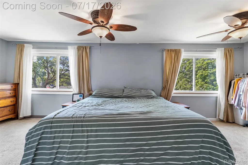 34604 Chestnut Street Wayne City MI 48184