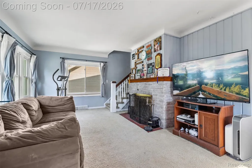 34604 Chestnut Street Wayne City MI 48184