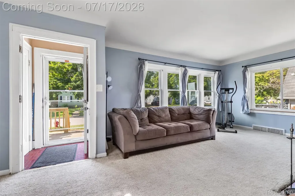 34604 Chestnut Street Wayne City MI 48184