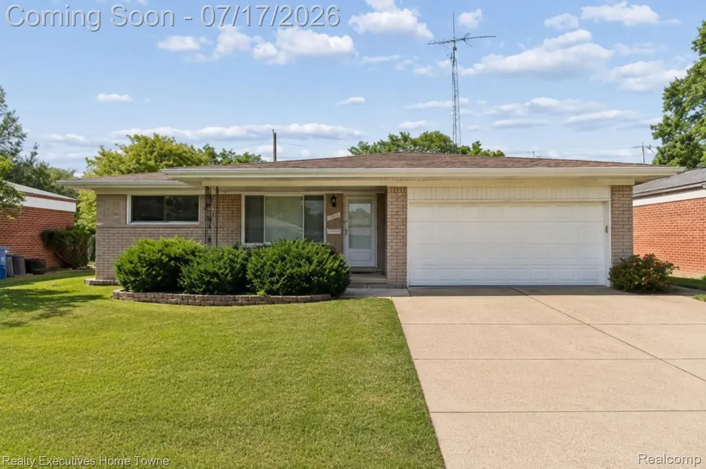 11840 Herbert Avenue Warren City MI 48089