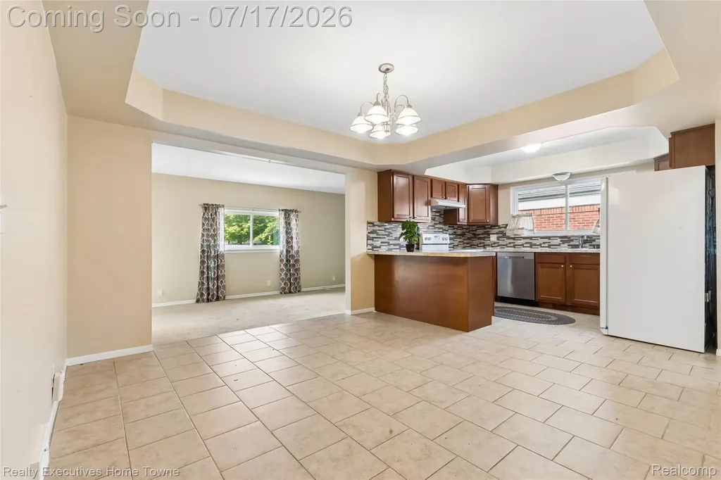 11840 Herbert Avenue Warren City MI 48089
