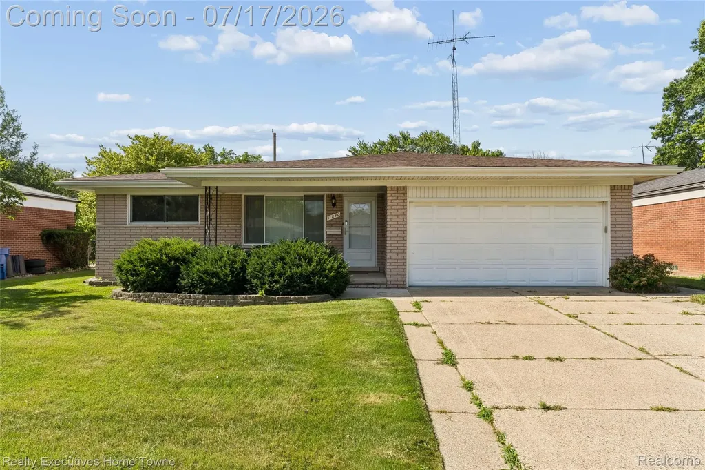 11840 Herbert Avenue Warren City MI 48089