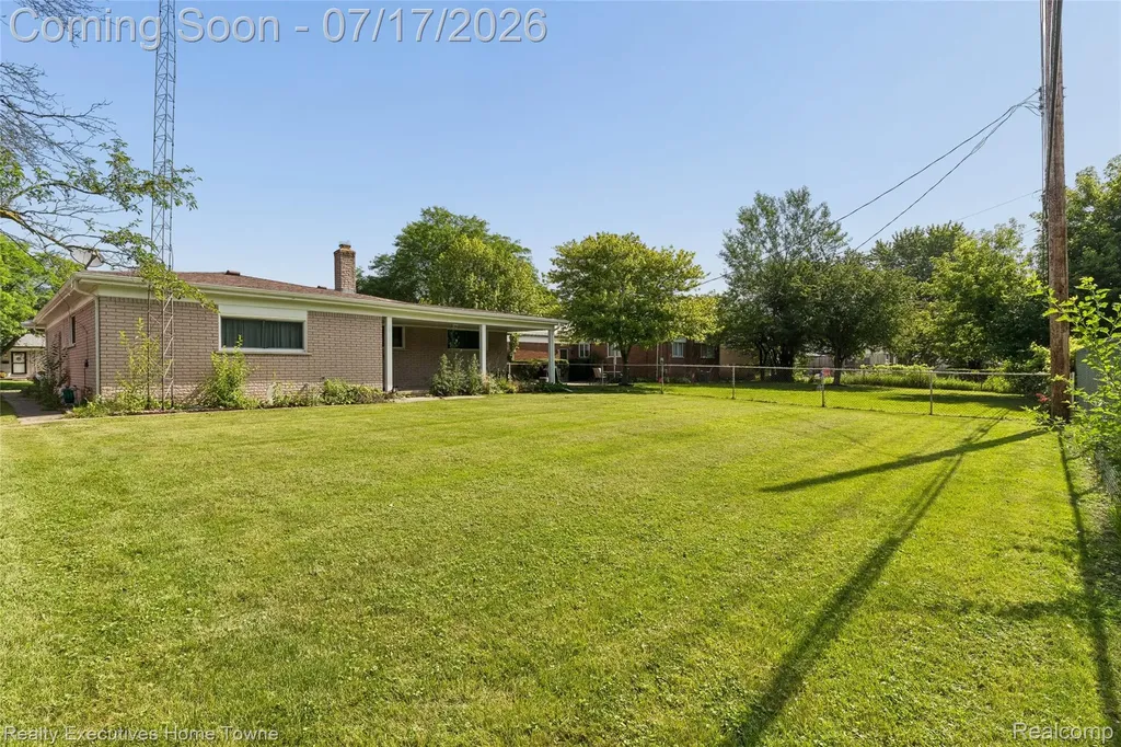 11840 Herbert Avenue Warren City MI 48089