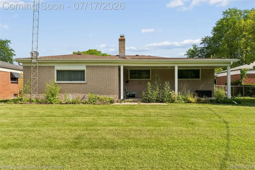 11840 Herbert Avenue Warren City MI 48089