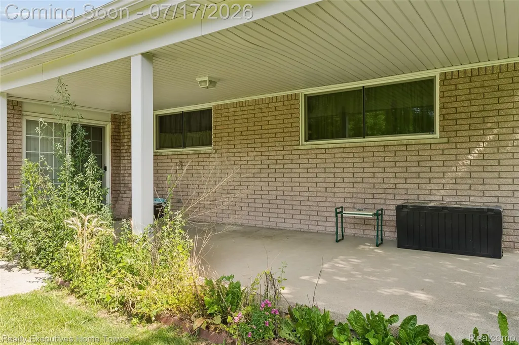 11840 Herbert Avenue Warren City MI 48089
