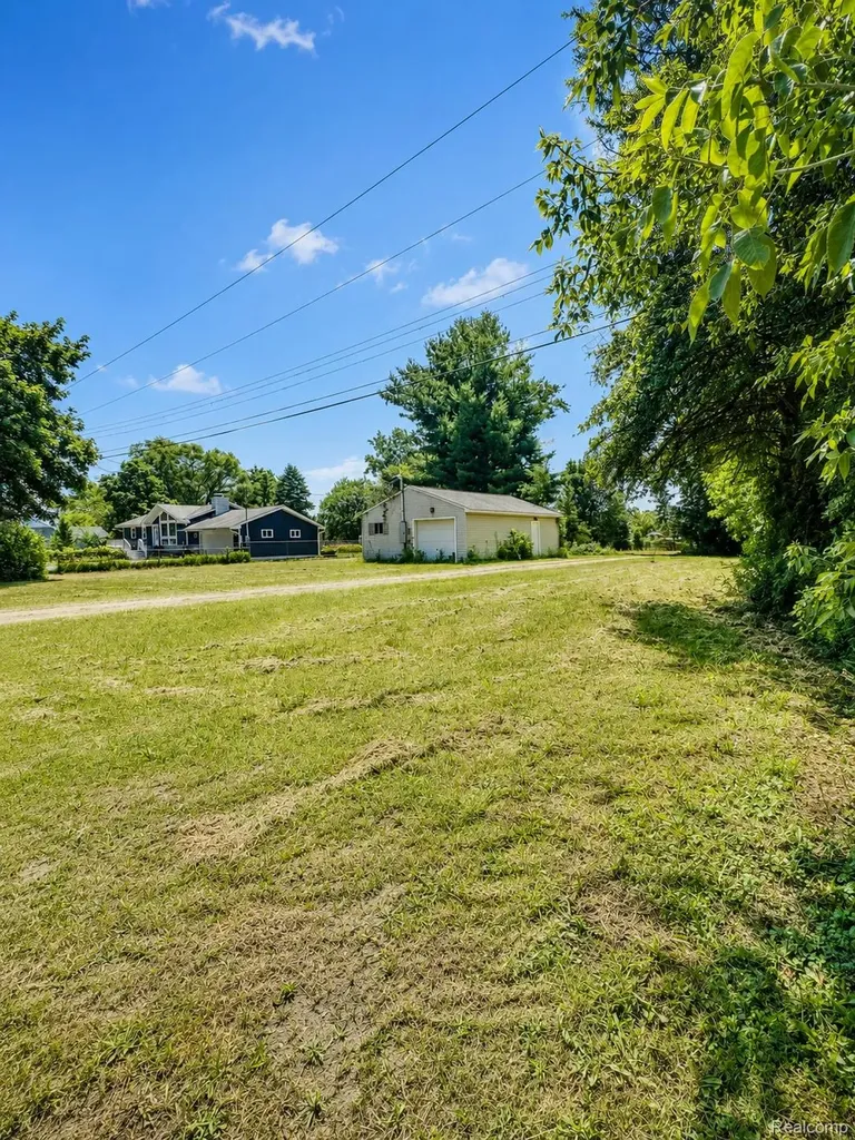 5454 Hopkins Road Genesee Charter Township MI 48506