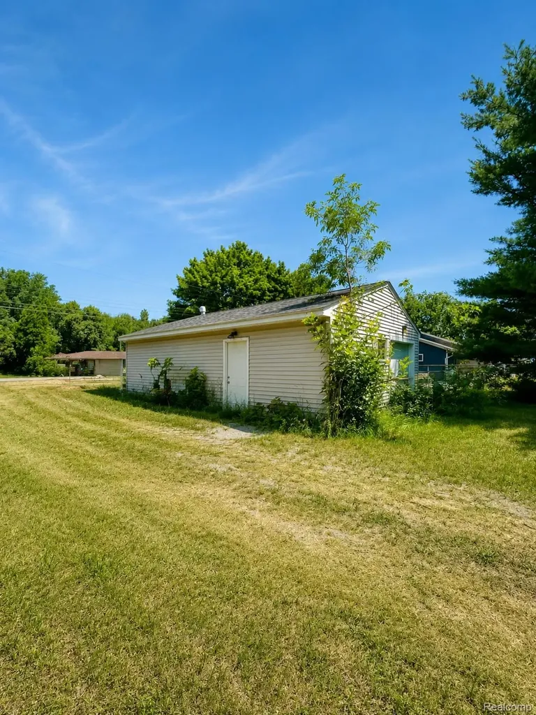 5454 Hopkins Road Genesee Charter Township MI 48506