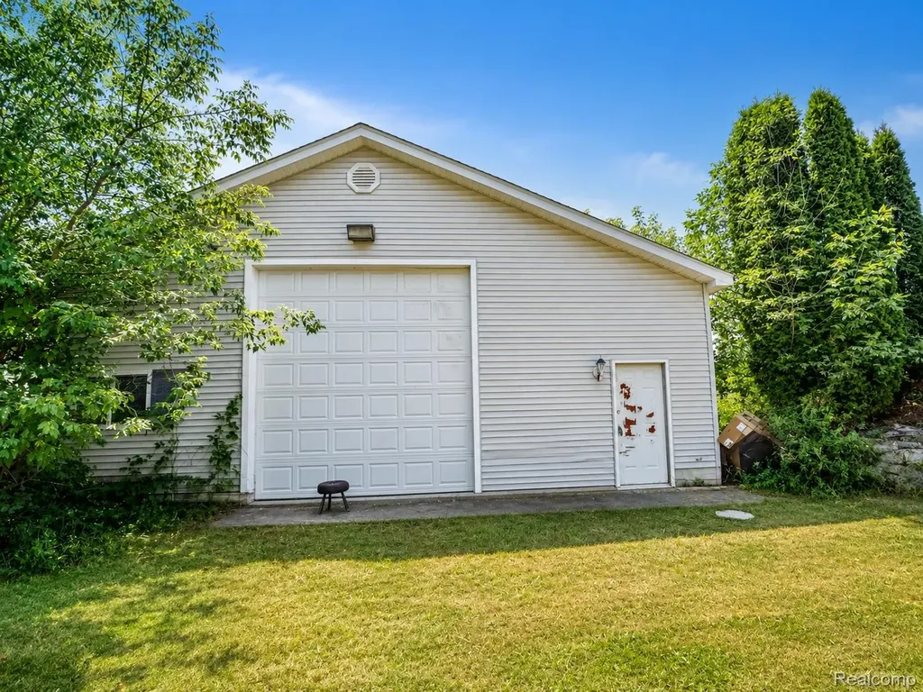 5454 Hopkins Road Genesee Charter Township MI 48506