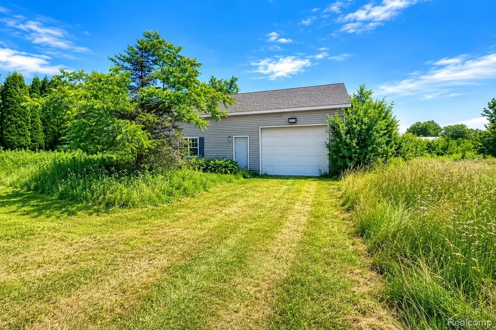 5454 Hopkins Road Genesee Charter Township MI 48506