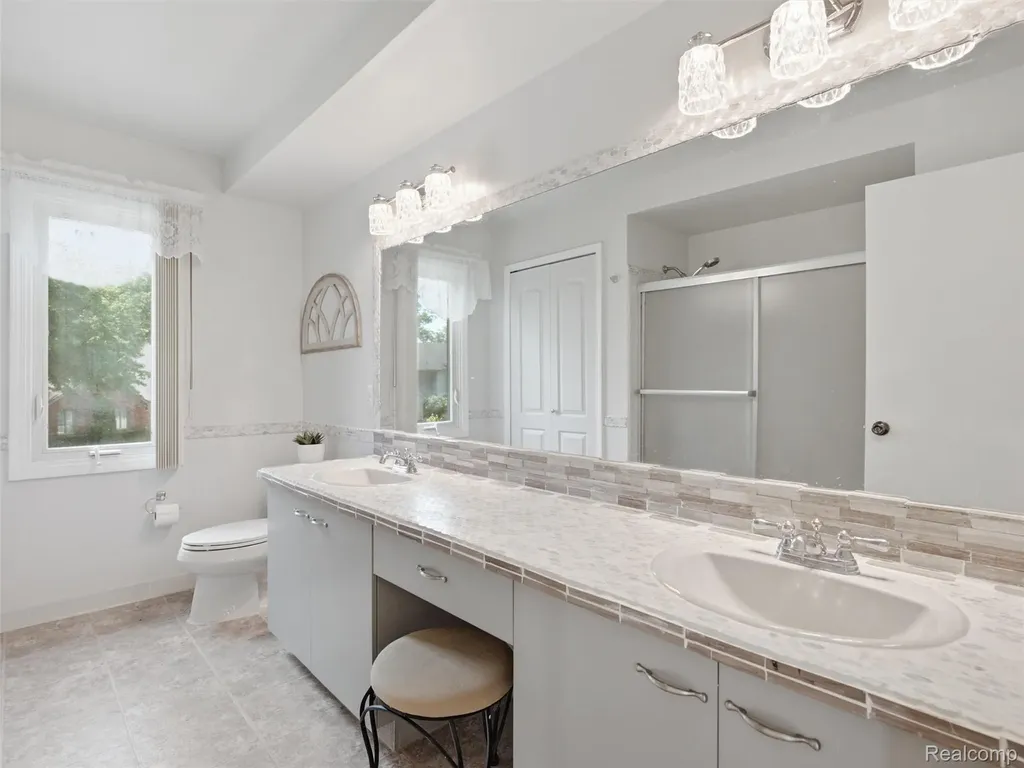 14751 Ashton Lane Shelby Charter Township MI 48315