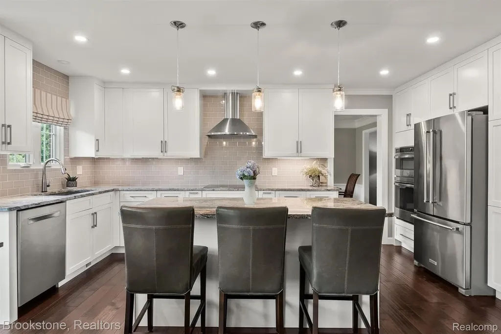 1694 Foresthill Drive Rochester Hills City MI 48306