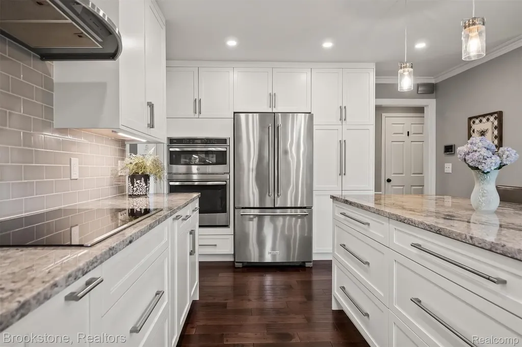 1694 Foresthill Drive Rochester Hills City MI 48306