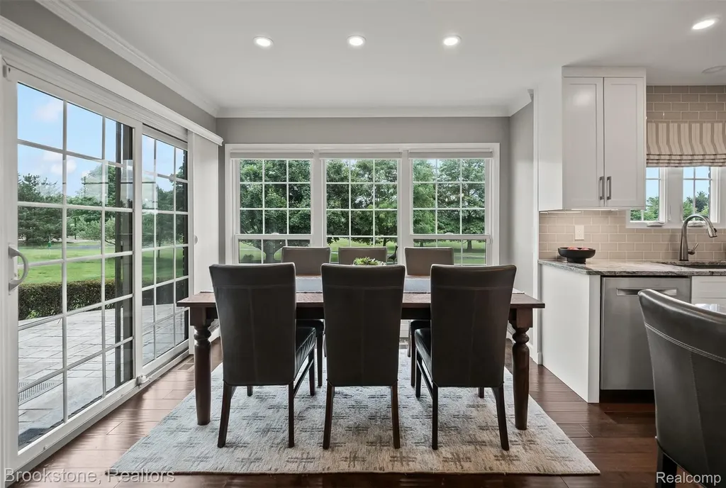 1694 Foresthill Drive Rochester Hills City MI 48306