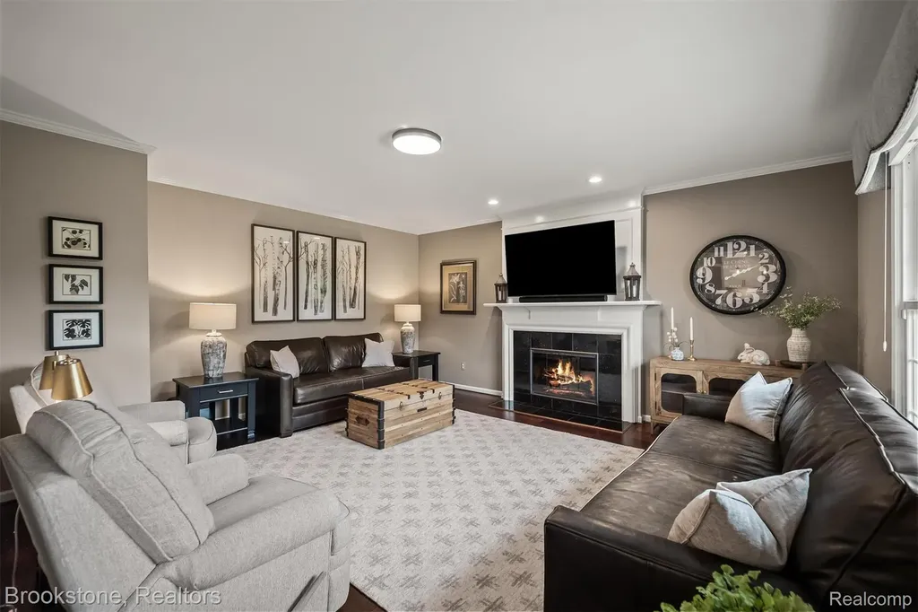 1694 Foresthill Drive Rochester Hills City MI 48306