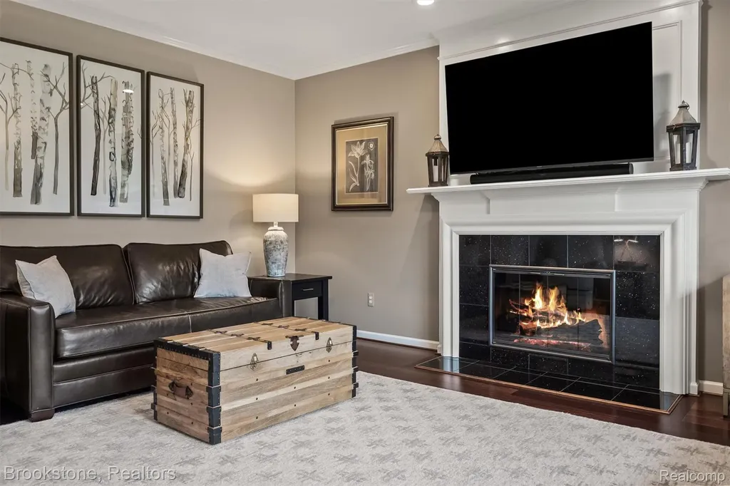 1694 Foresthill Drive Rochester Hills City MI 48306