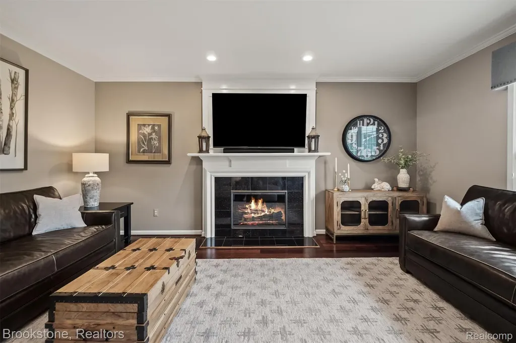 1694 Foresthill Drive Rochester Hills City MI 48306