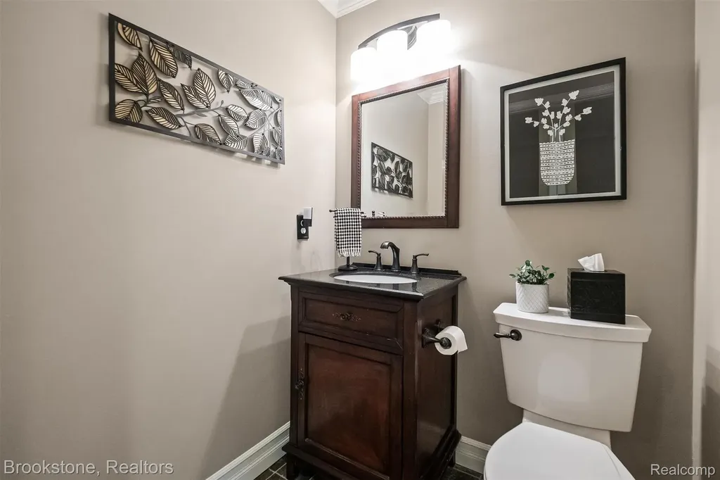 1694 Foresthill Drive Rochester Hills City MI 48306