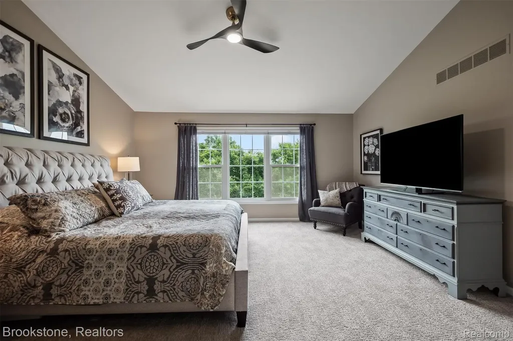 1694 Foresthill Drive Rochester Hills City MI 48306