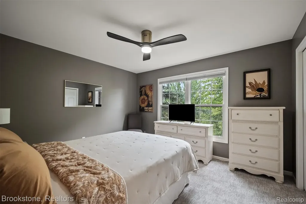 1694 Foresthill Drive Rochester Hills City MI 48306