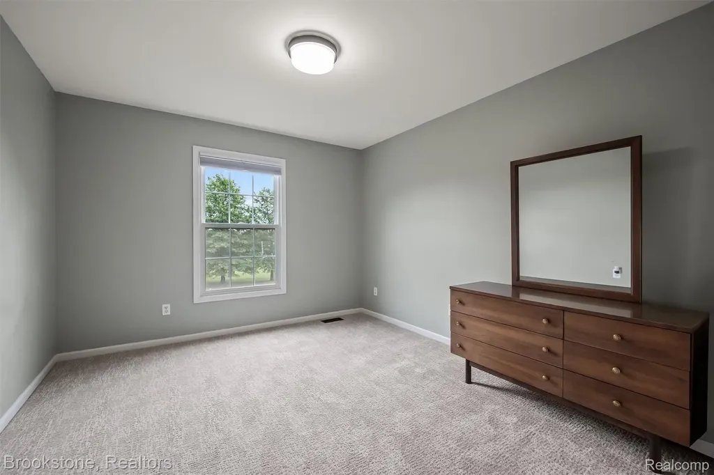 1694 Foresthill Drive Rochester Hills City MI 48306