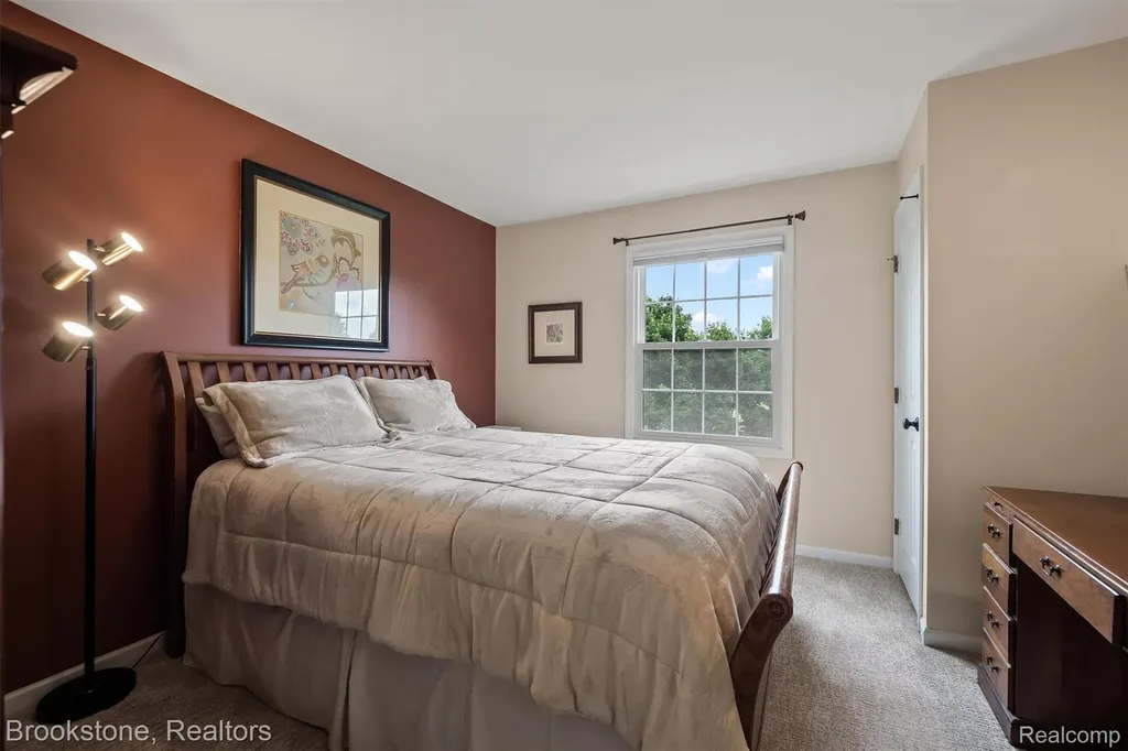 1694 Foresthill Drive Rochester Hills City MI 48306