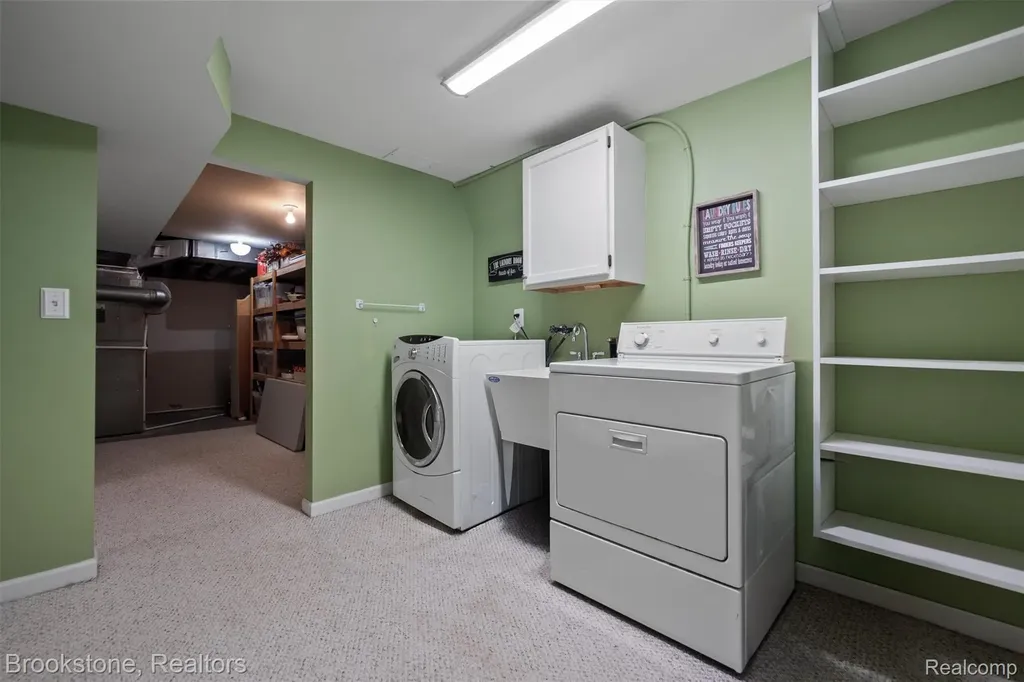 1694 Foresthill Drive Rochester Hills City MI 48306