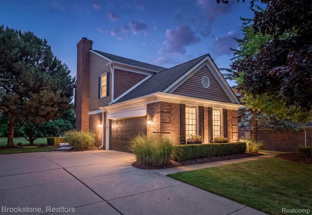 1694 Foresthill Drive Rochester Hills City MI 48306