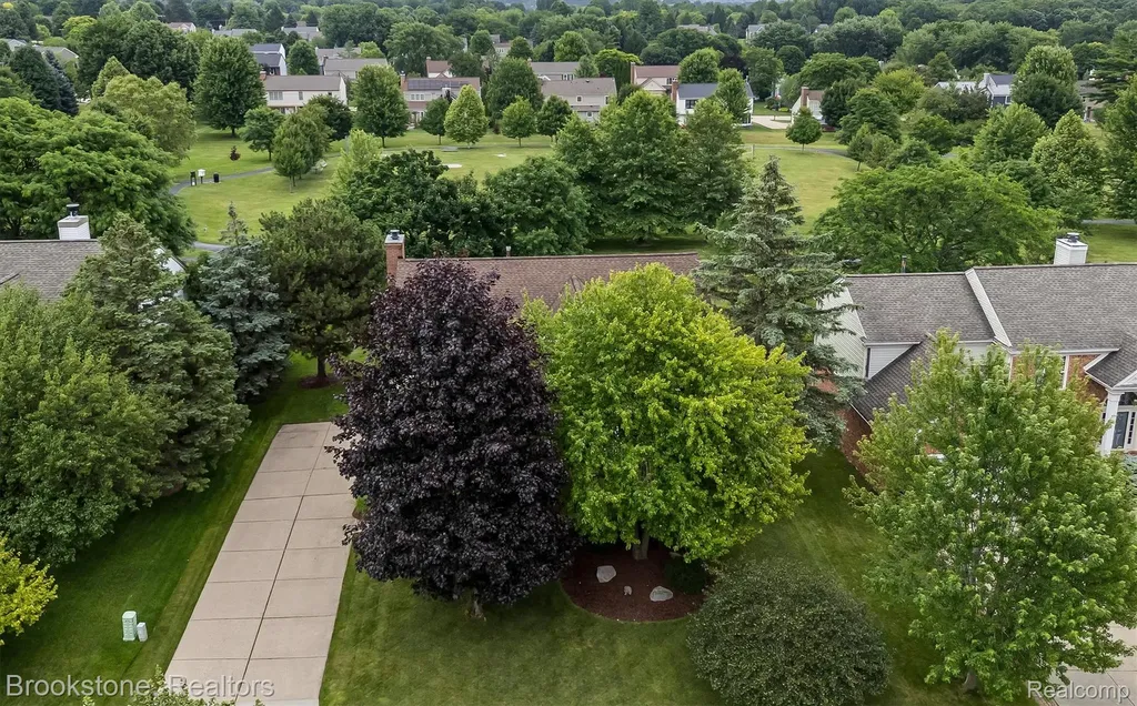 1694 Foresthill Drive Rochester Hills City MI 48306