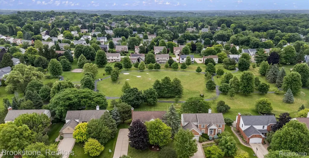 1694 Foresthill Drive Rochester Hills City MI 48306