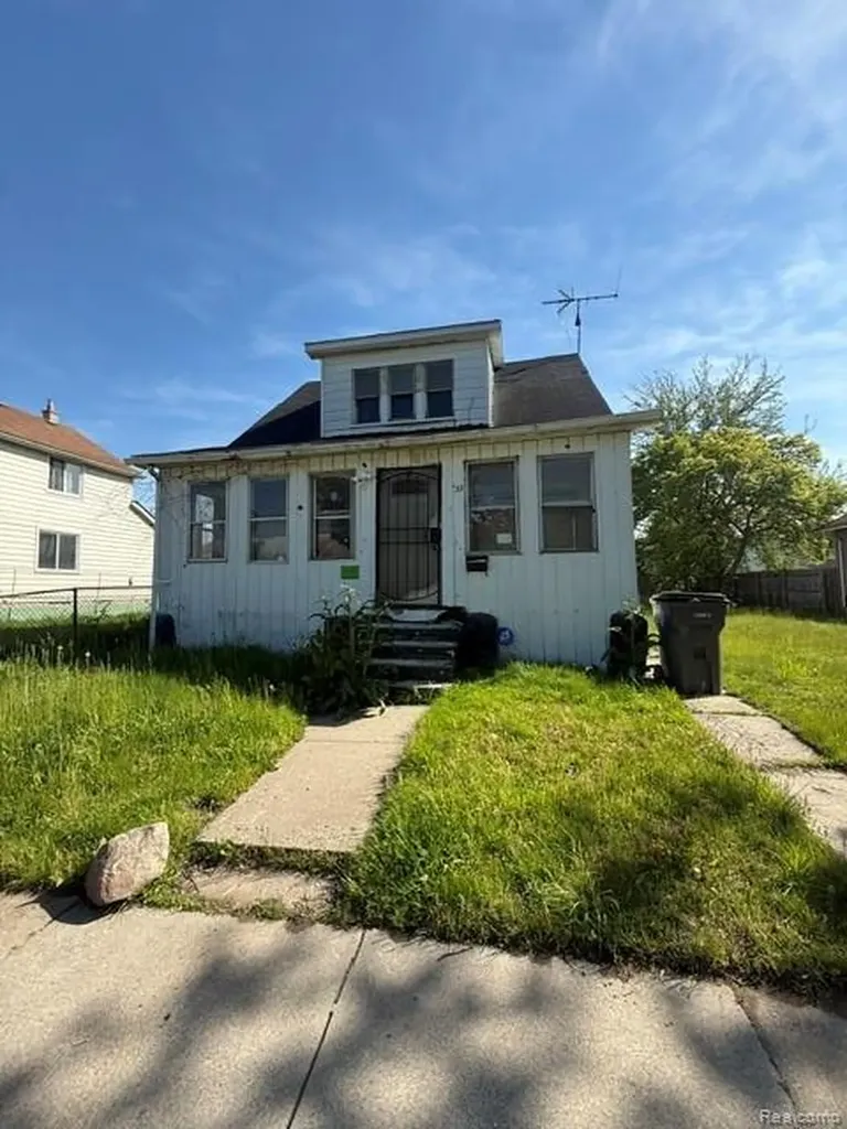 33-35 Bell Street Ecorse City MI 48229
