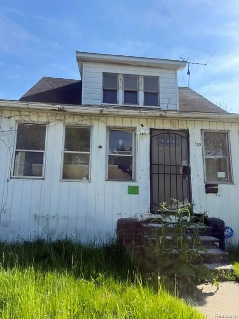 33-35 Bell Street Ecorse City MI 48229